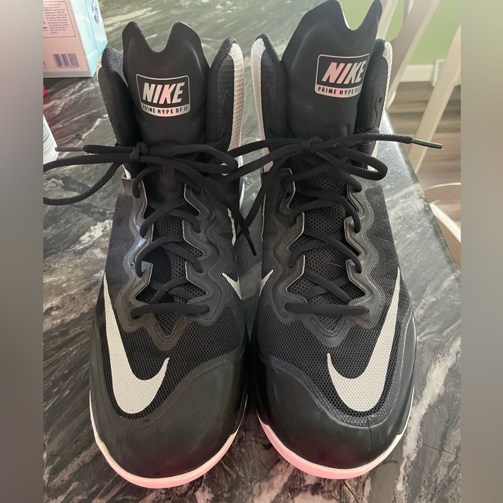 EUC Nike Prime Hype DF 2 Black